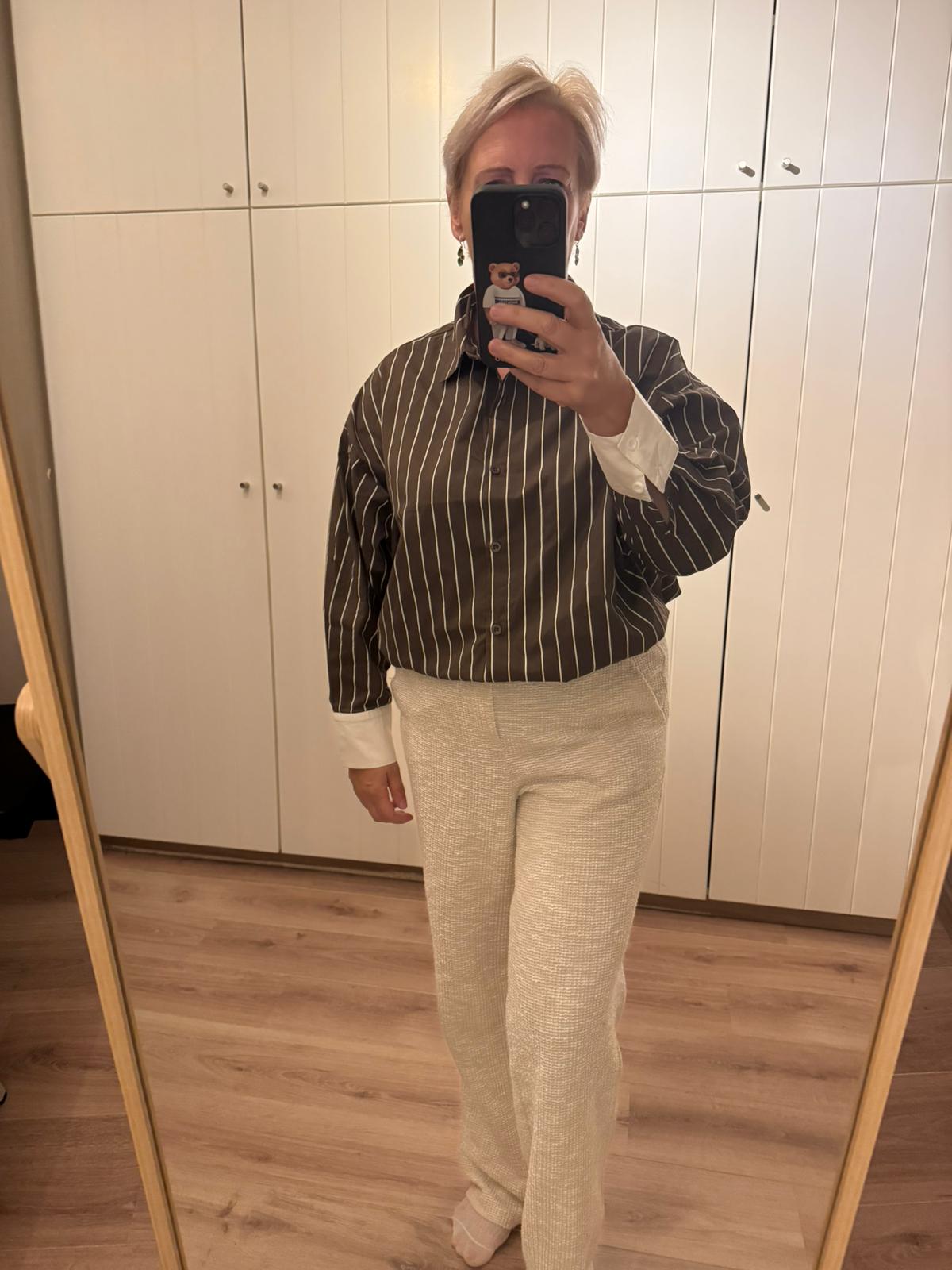 Bruin gestreept hemd